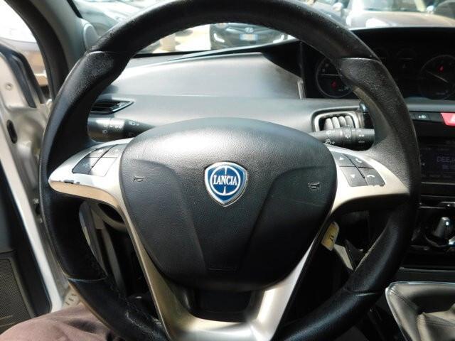 Lancia Ypsilon 1.2 69 CV 5 porte Platinum