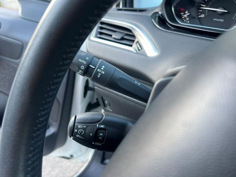 Peugeot 208 208 5p 1.2 puretech Allure E6