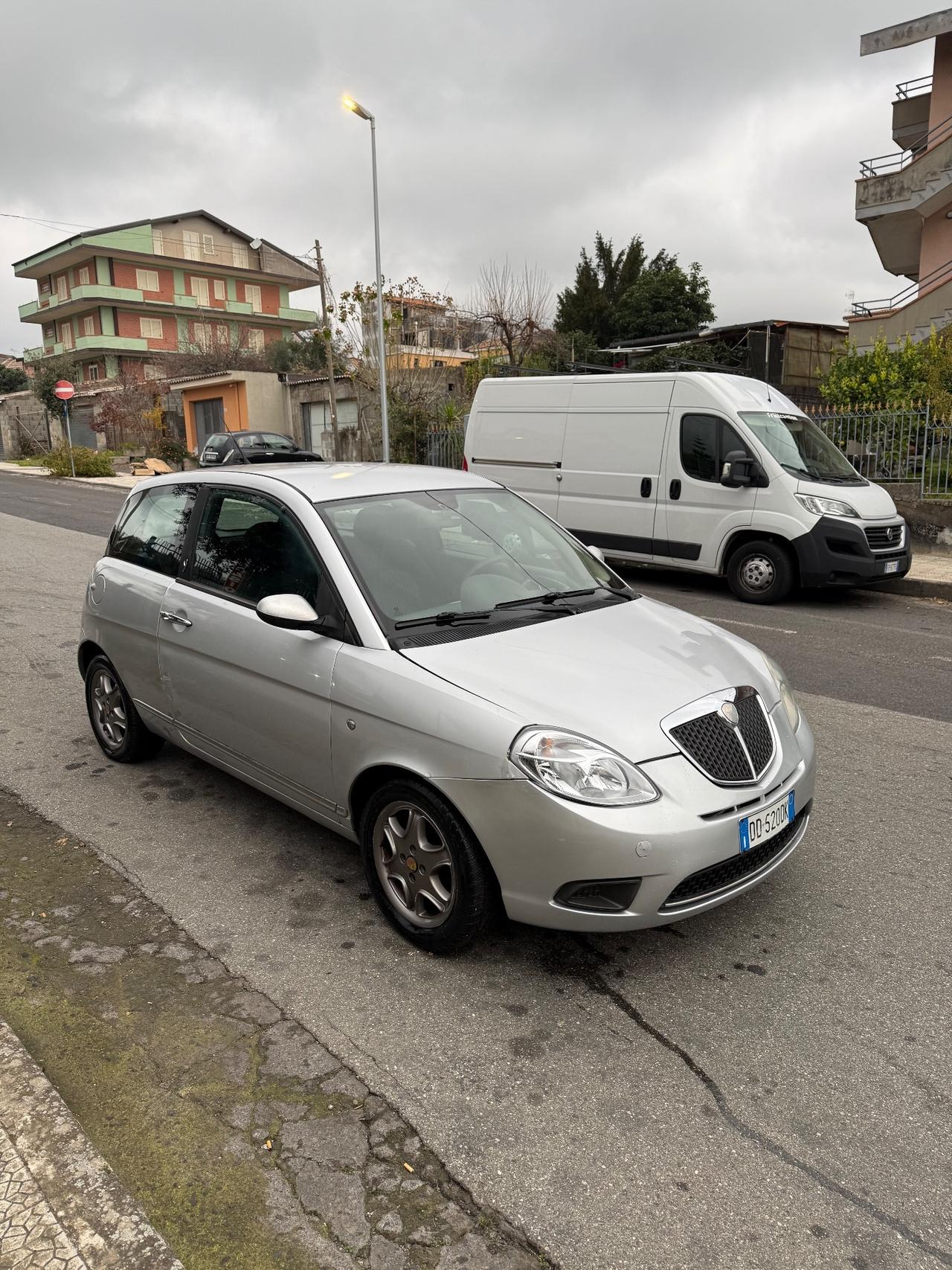 Lancia Ypsilon 1.2 benzina