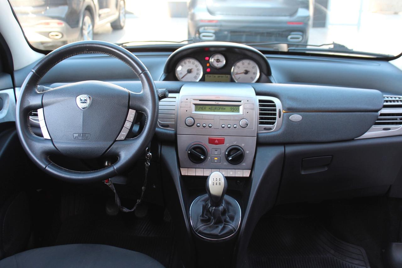 Lancia Ypsilon 1.3 MJT 75 CV Oro Giallo