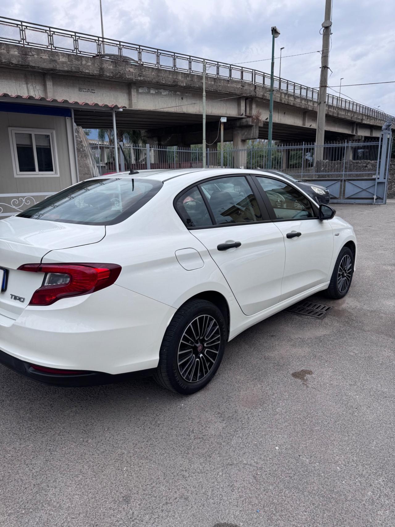 Fiat Tipo 1.6 Mjt 5 porte Lounge 2021