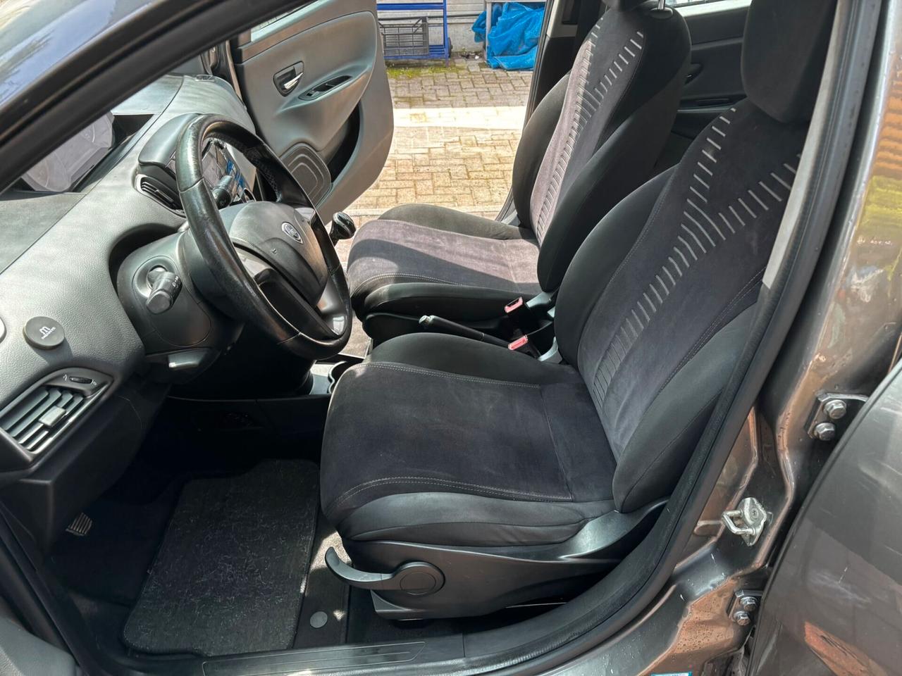 Lancia Ypsilon 1.3 MJT 16V 95 CV 5 porte IDONEA PER NEOPATENTATI UNIPROPRIETARIO PERMUTABILE