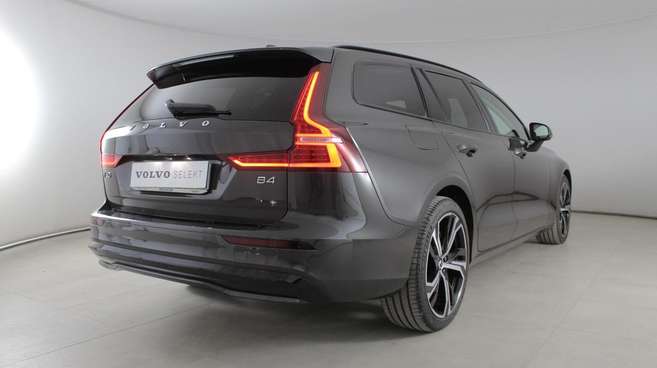 VOLVO N.V60 Plus Dark B4 AUT