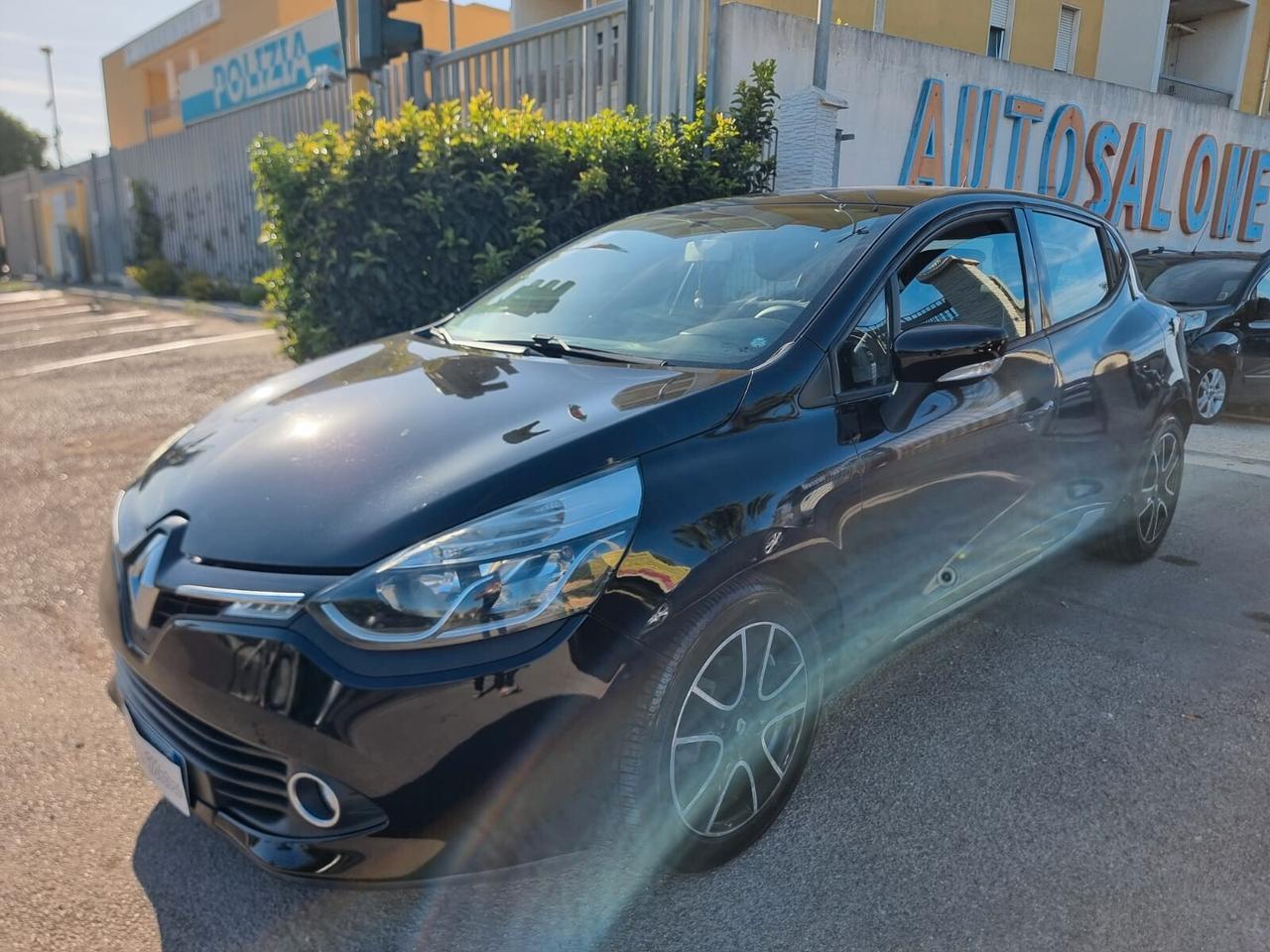 Renault Clio 1.5 dCi 8V 75CV 5 porte Live Automatico e con ausilio per disabili