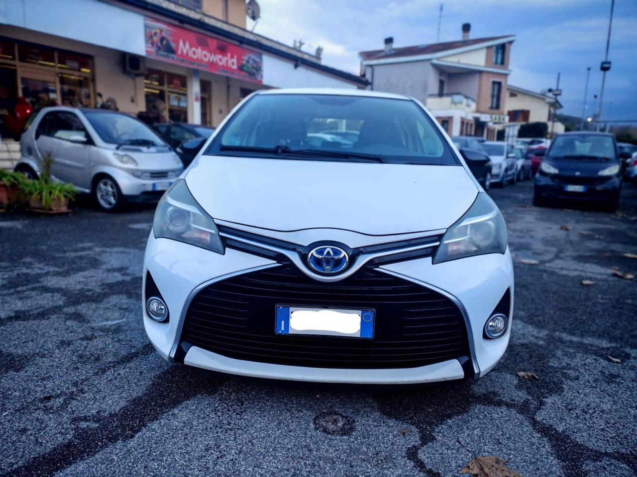 Toyota Yaris 1.5 Hybrid 5 porte by Glamour