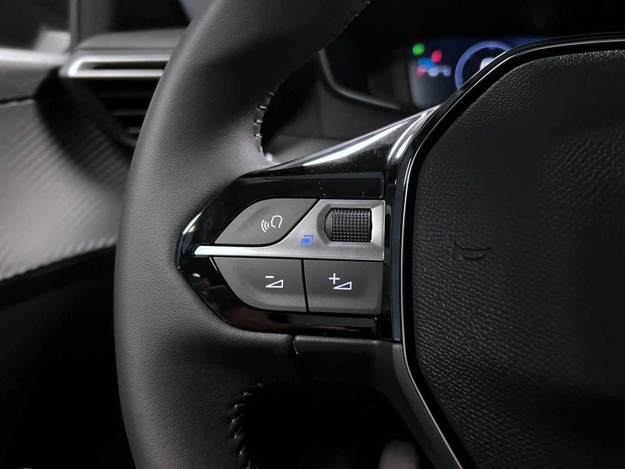 PEUGEOT 208 1.2 PURE TECH 100 CV ALLURE KM0