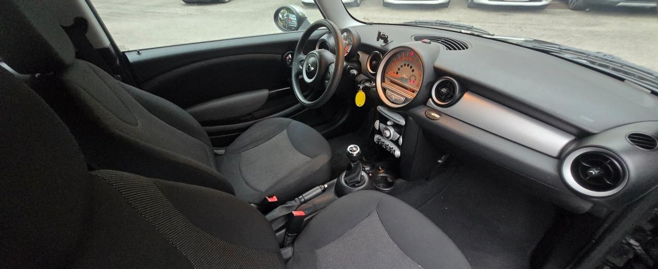 Mini 1.6 16V One (55kW)