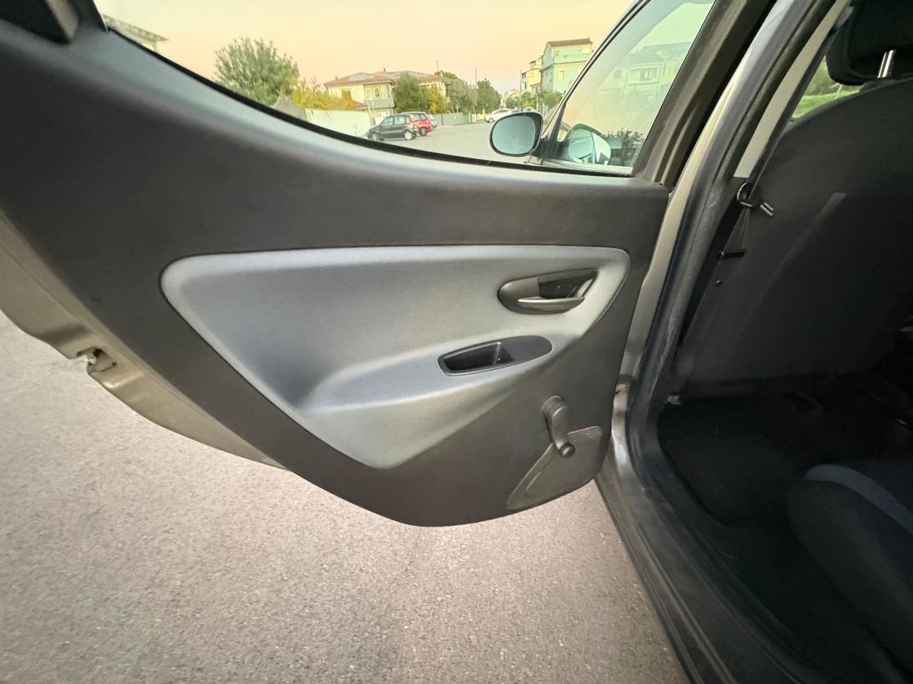 Lancia Ypsilon 1.2 Silver #7851