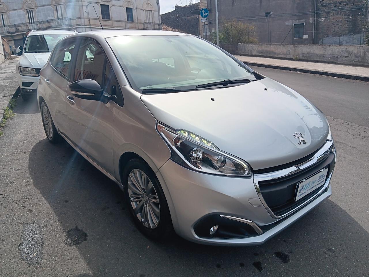 Peugeot 208 BlueHDi 75 5 porte Allure