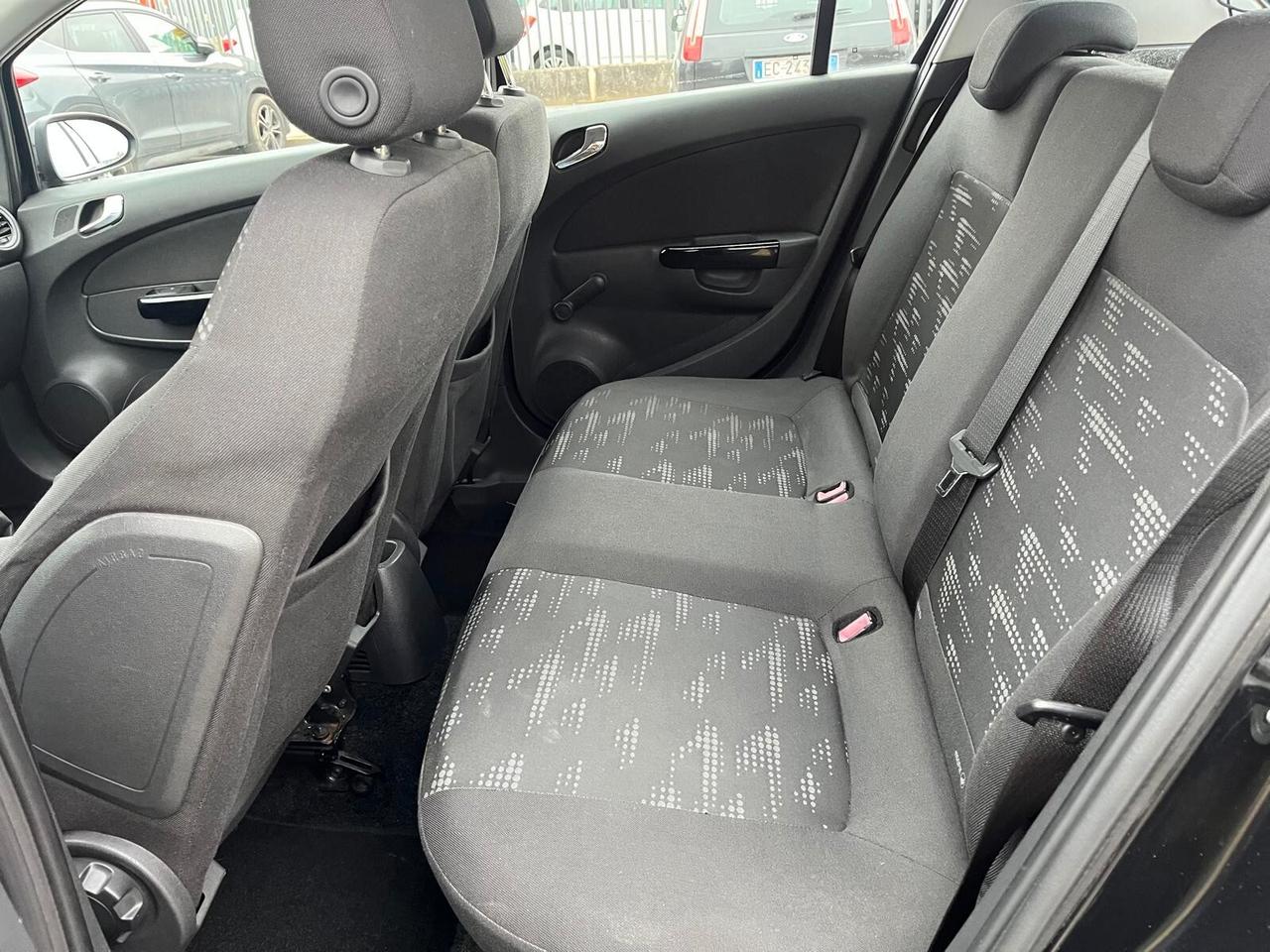 Opel Corsa 1.2 5 porte Club **NEOPATENTATI**