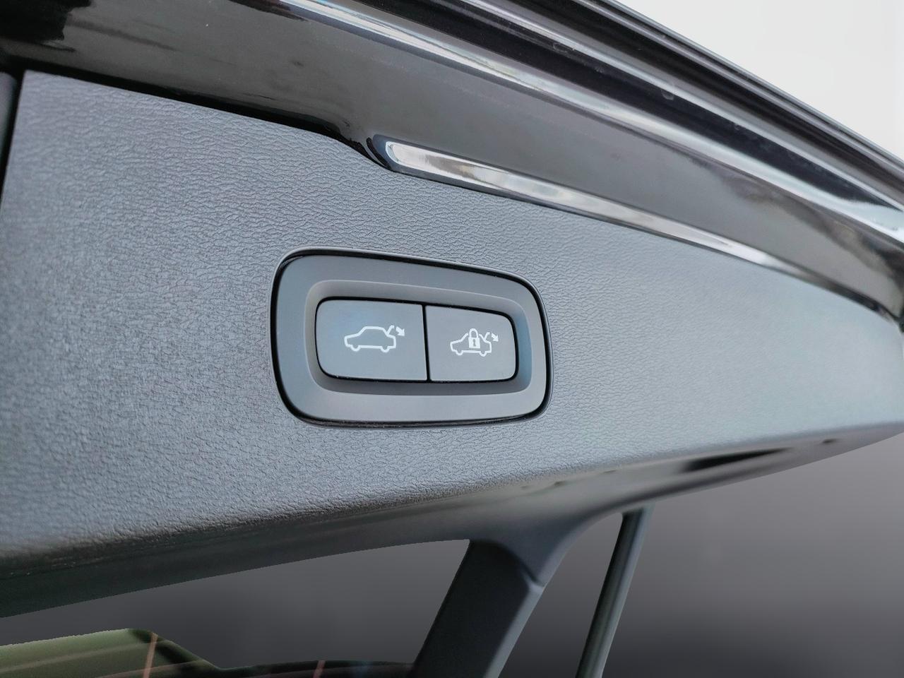 VOLVO V60 II 2023 - V60 2.0 b4 Plus Dark auto