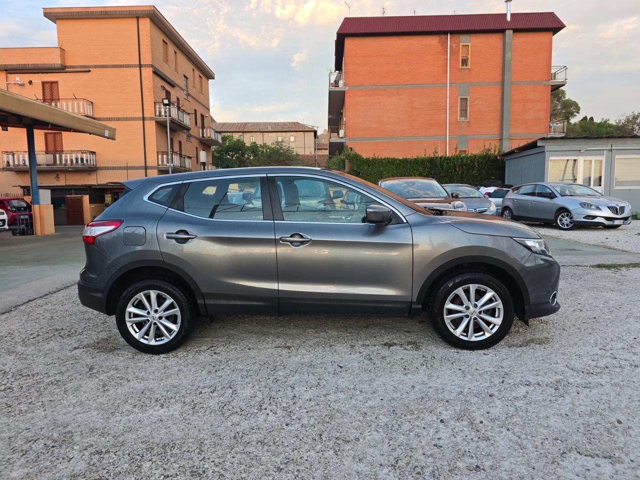 Nissan Qashqai 1.5 dCi Visia