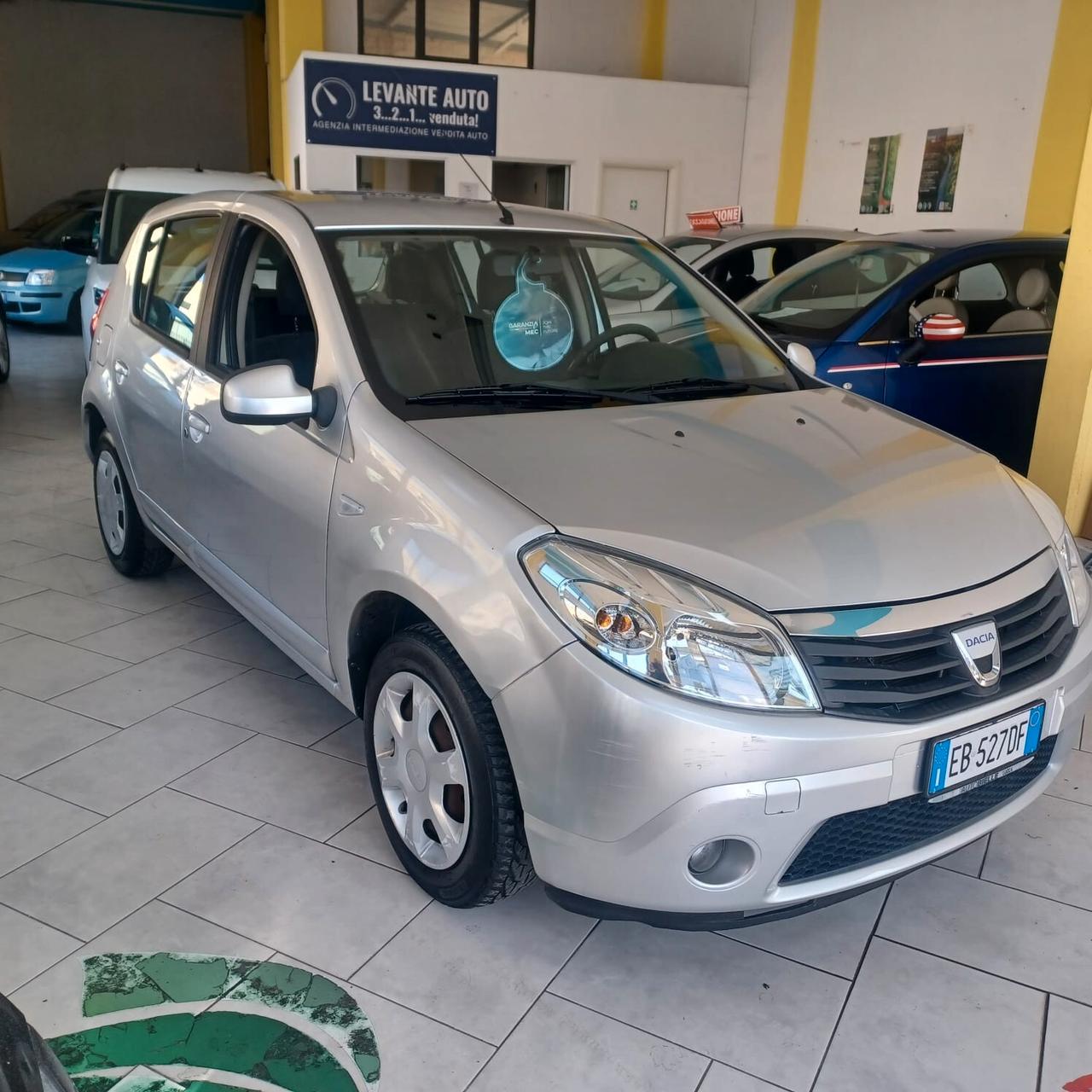 149.588 GPL DI FABBRICA SANDERO 1.4 PER NEOPATENTATI
