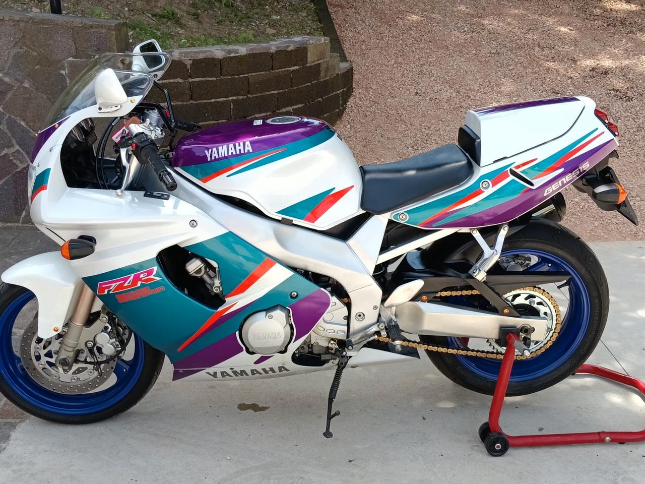 Yamaha FZR 600 R