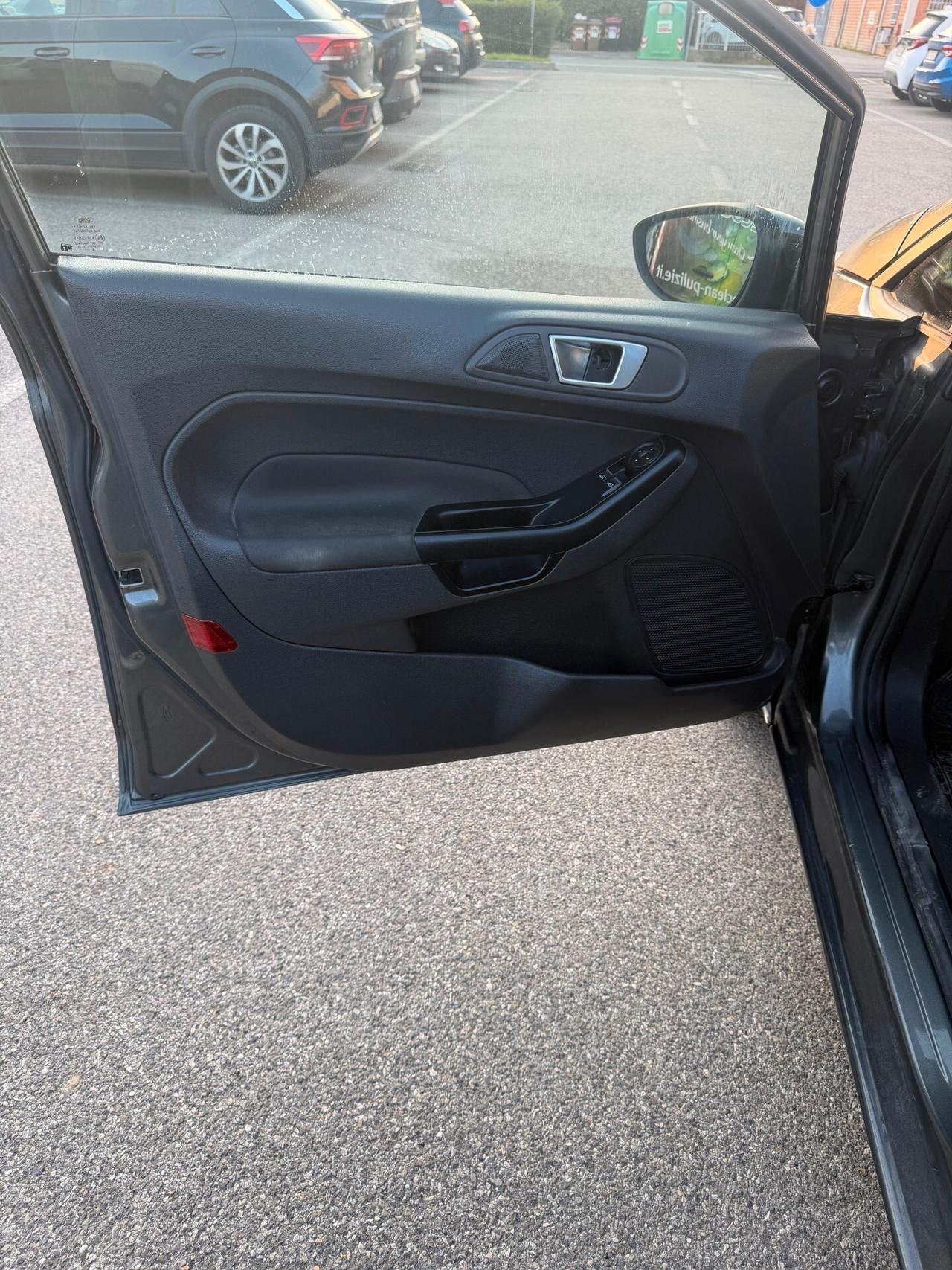 Ford Fiesta 1.4 GPL - NEOPATENTATI - 12 MESI DI GARANZIA -