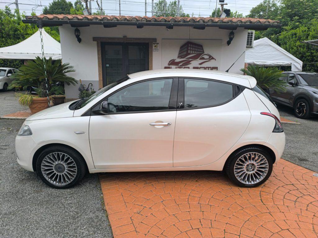 Lancia Ypsilon 0.9 TwinAir 85 CV 5 porte S&S Gold TAGLIANDATA!