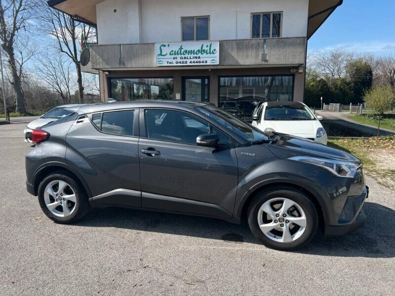 Toyota C-HR 1.8 Hybrid E-CVT Active