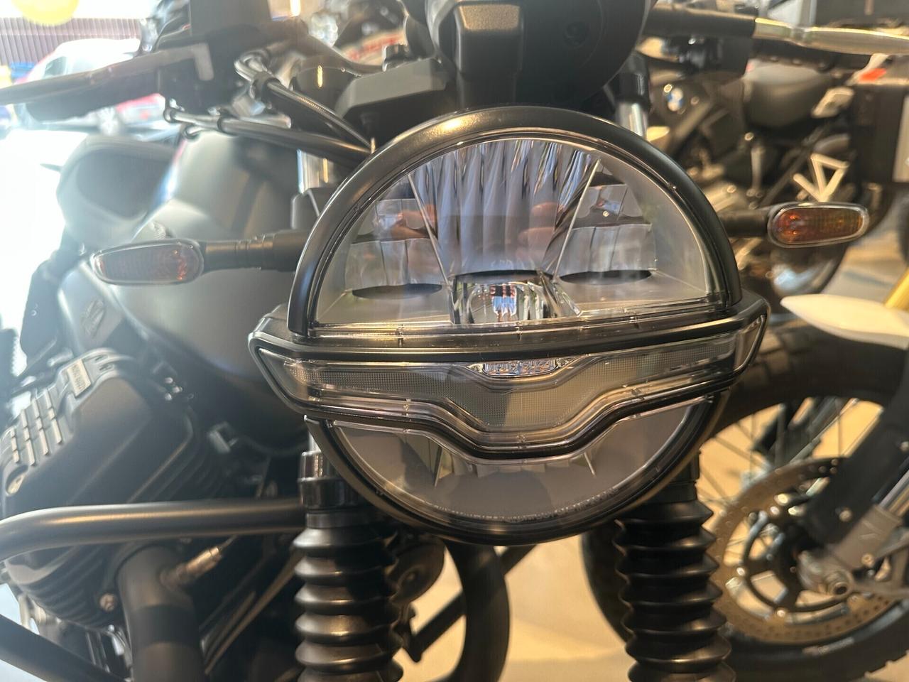 MOTO GUZZI V7 IV 2022