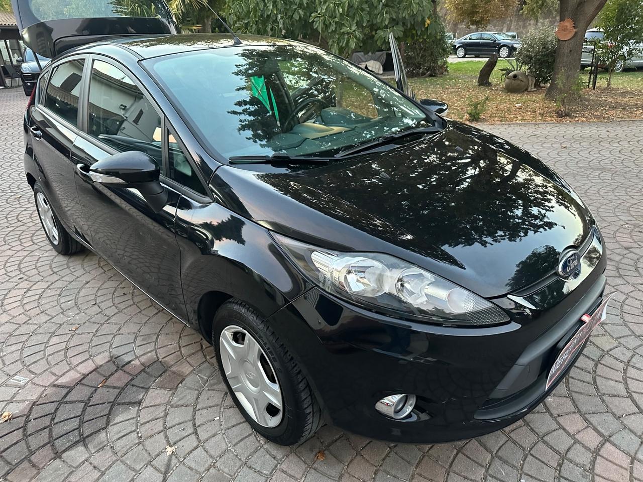 Ford Fiesta 1.2 60CV 5 porte Titanium G P L BELLISSIMA SOLO 134.000 KM IDONEA PER NEO0PATENTATII PERMUTABILE