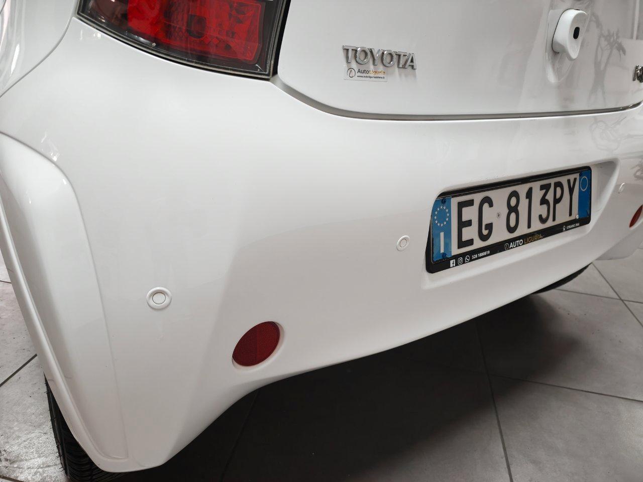 Toyota iQ 1.0 Tobasco cvt