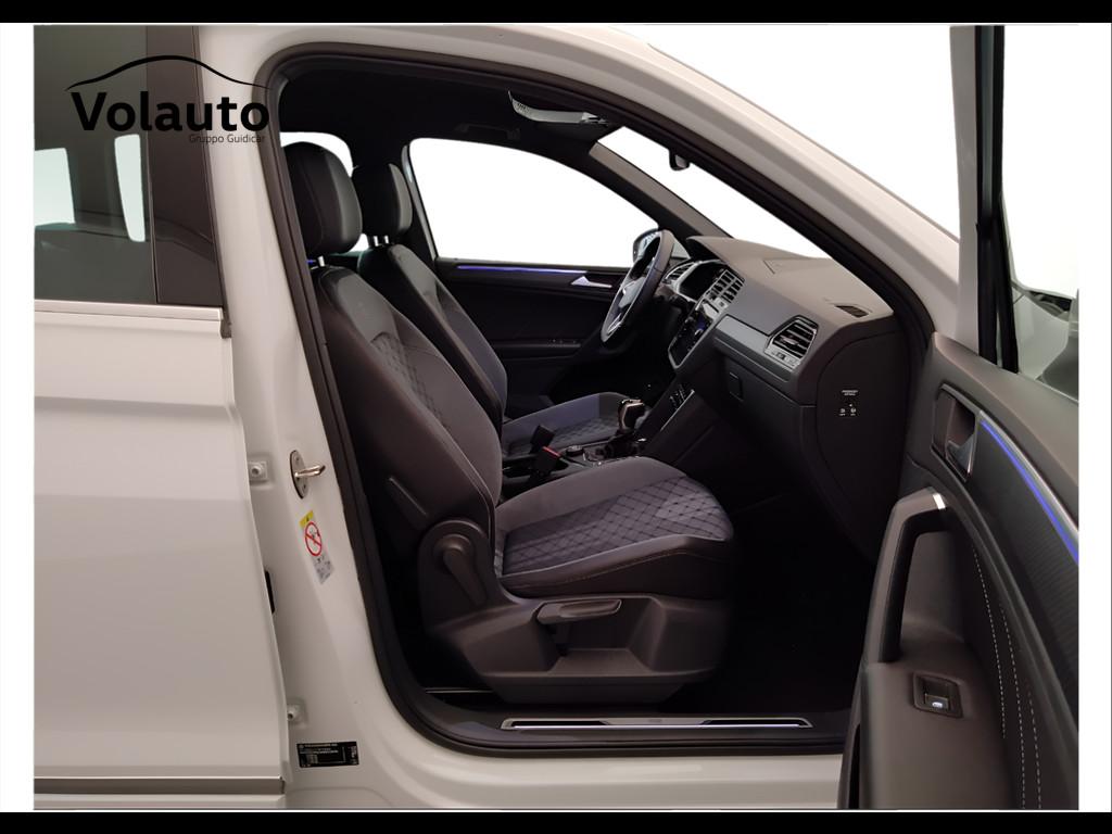 VOLKSWAGEN Tiguan II 2021 - Tiguan 2.0 tdi R-Line 4motion 150cv dsg