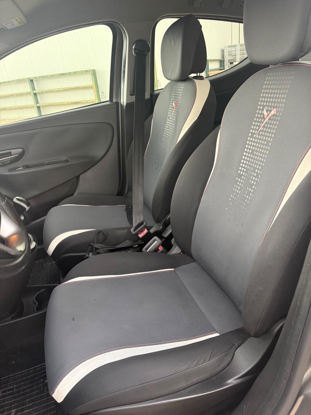 Lancia Ypsilon 1.2 69 CV 5 porte GPL Ecochic Gold
