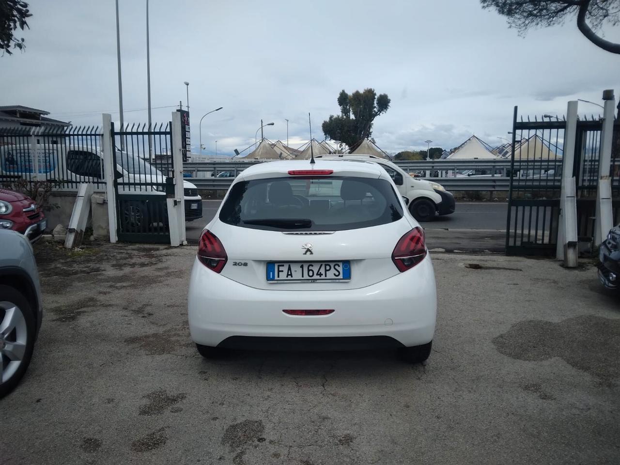Peugeot 208 1.2 benzina Allure 2015