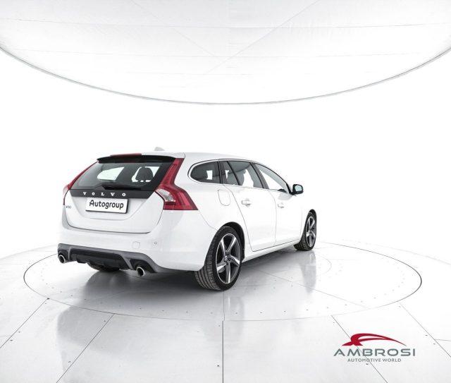 VOLVO V60 D2 Geartronic R-design - AUTOCARRO N1