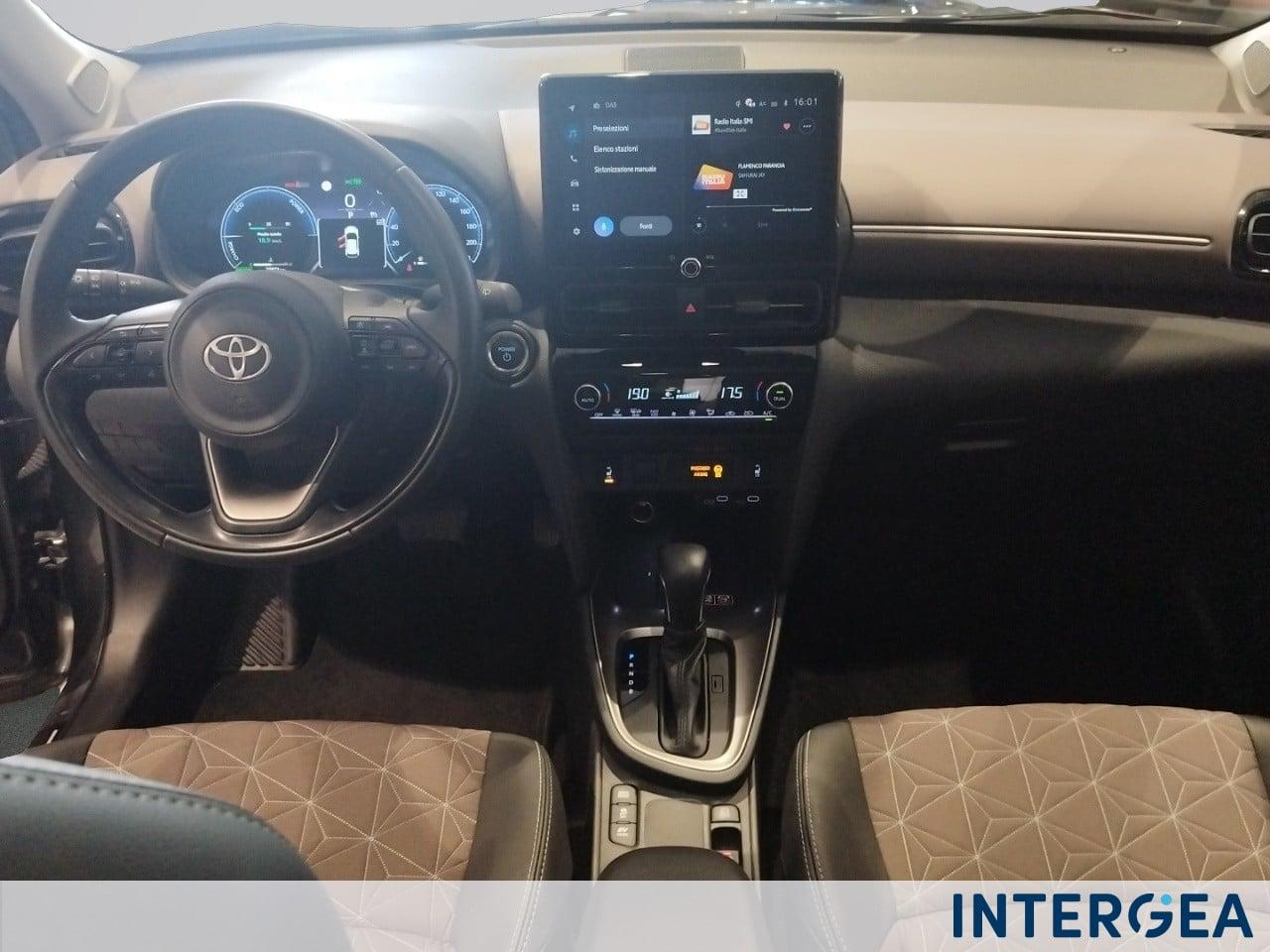 TOYOTA Yaris Cross 1.5h Lounge fwd 130cv e-cvt
