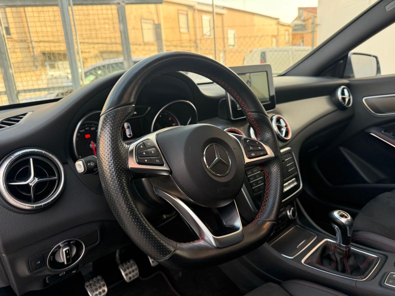 Mercedes-benz CLA 200 d Premium Amg 72000km