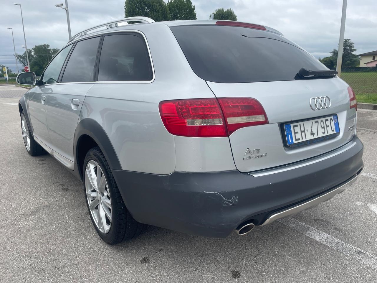Audi a6 allroad 3.0 TDI 240 cv anno 2011 perfetto dí tutto