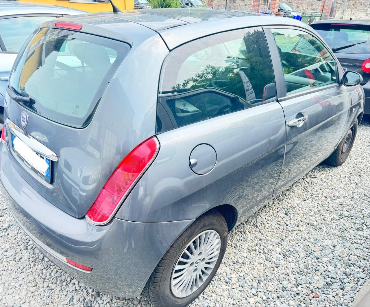 Lancia Ypsilon 1.4 16V Argento