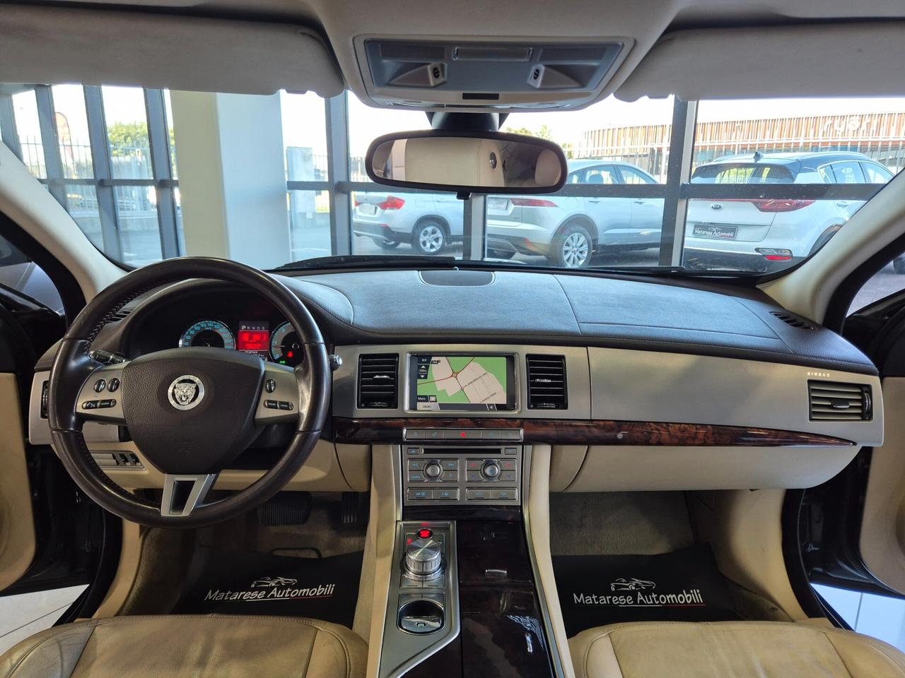 Jaguar XF 3.0d 241cv V6 Pelle Navi Finanziabile