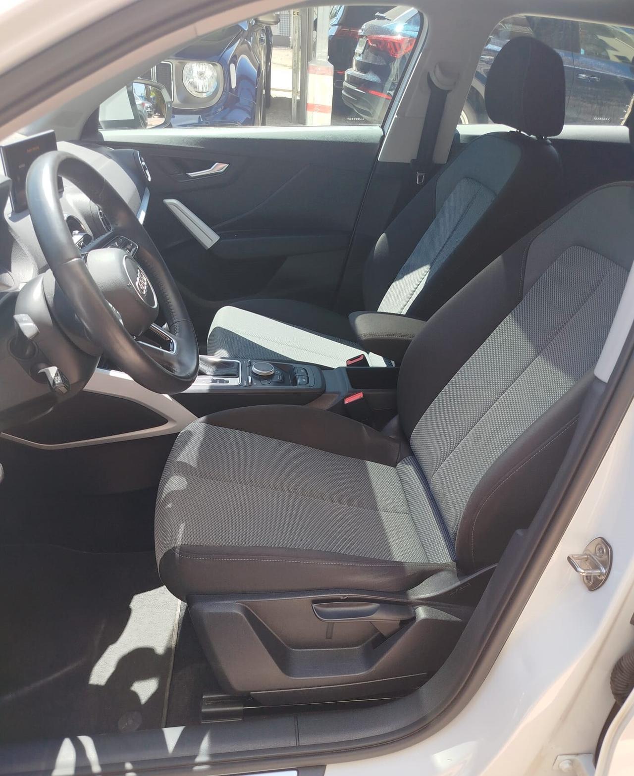 Audi Q2 S tronic 1.6 116CV Design 2020 TETTO NEO