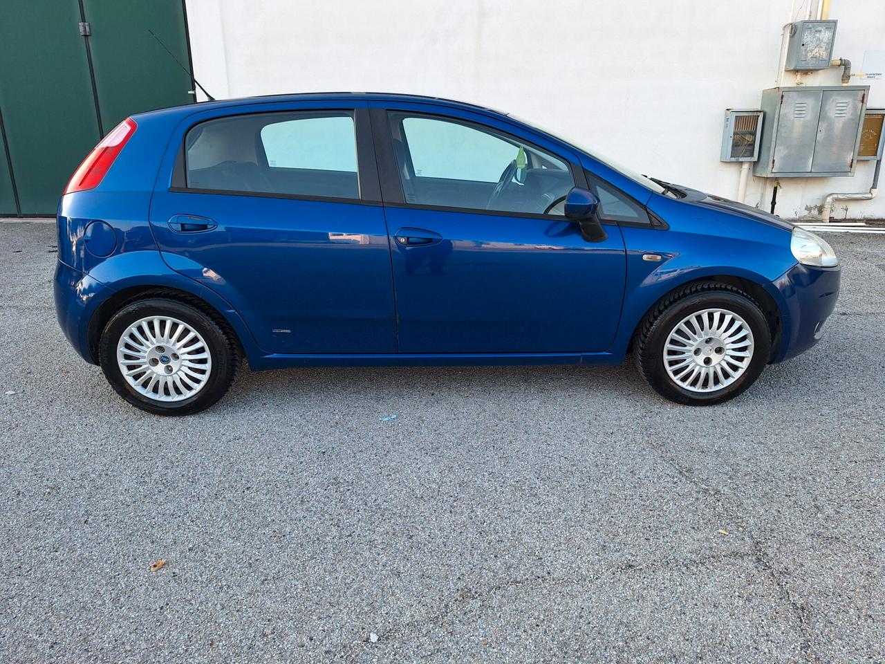 Fiat Grande Punto 1.3 MJT 90 CV 5 porte Emotion 6MARCE NEOPATENTATI UNICOPROPIETARIO