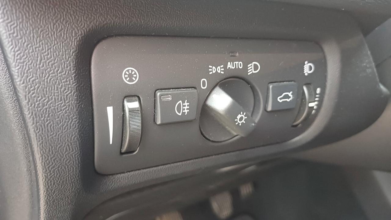 Volvo V40 D2 R-design Euro6 Ok Neopatentati