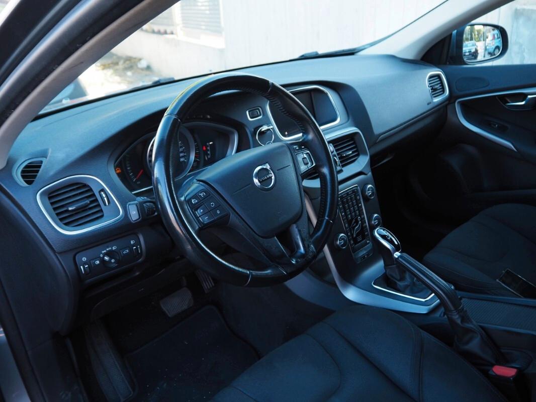 Volvo V40 D2 Geartronic Business