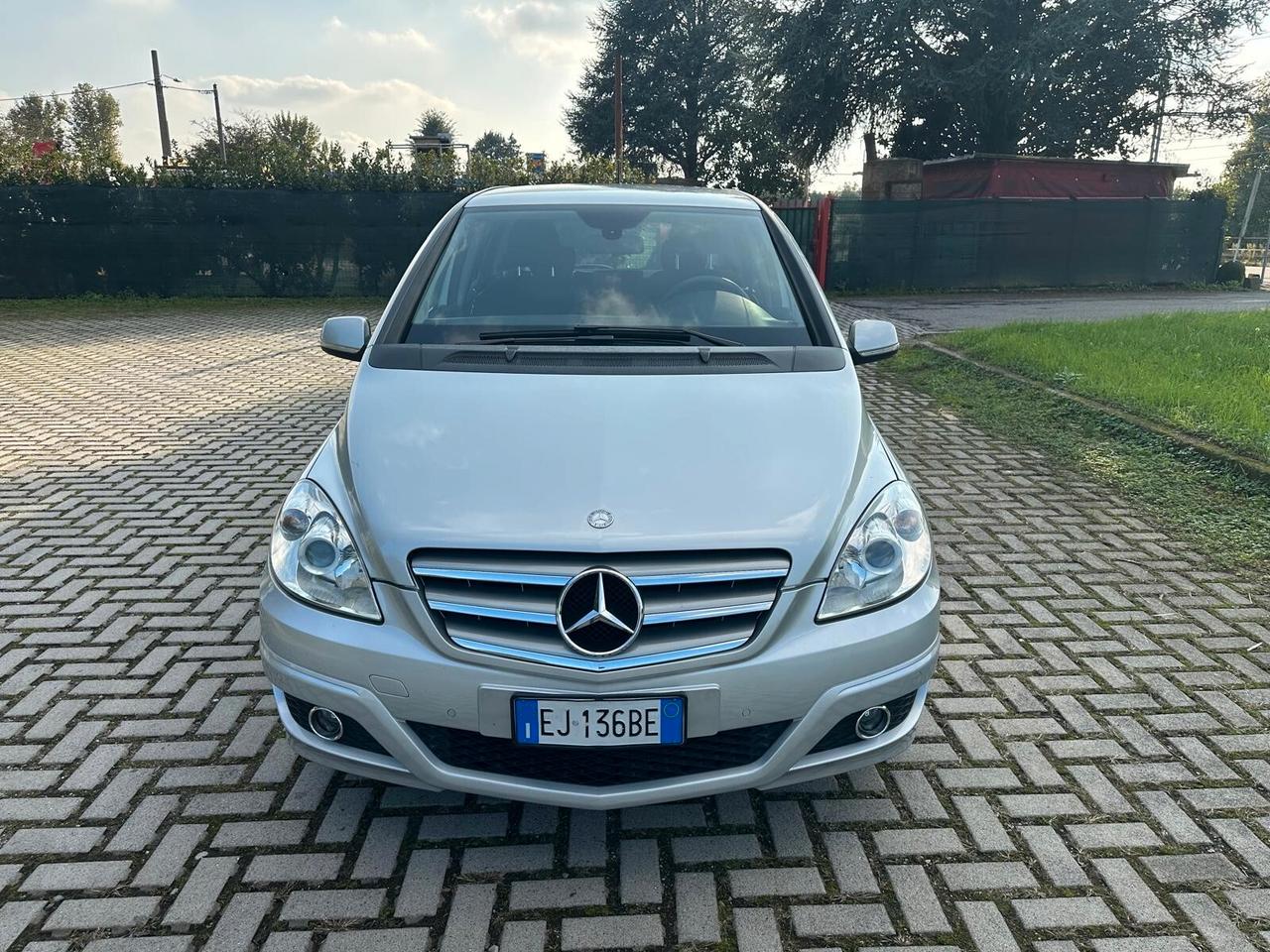 Mercedes-benz B 180 B 180 BlueEFFICIENCY Executive