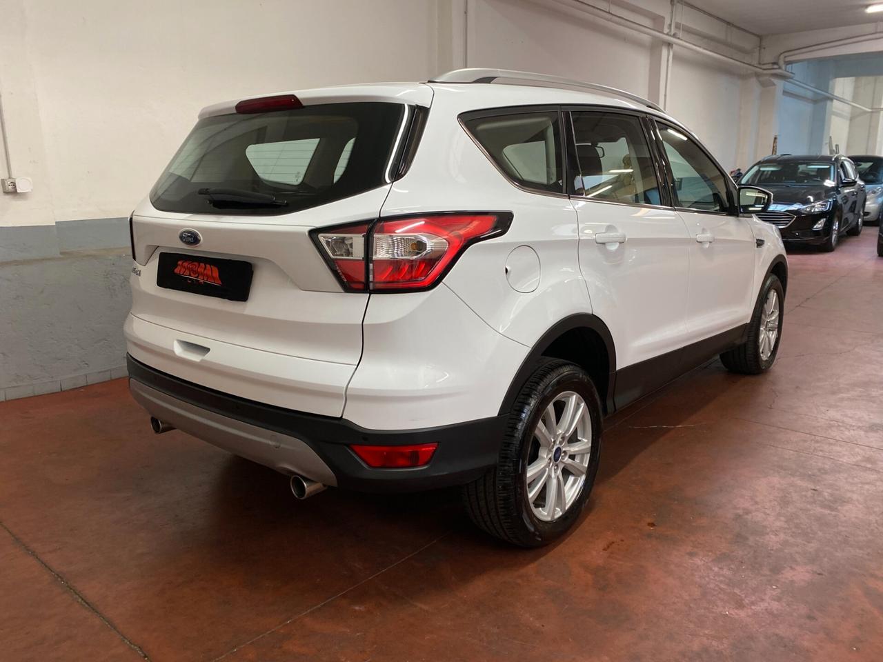 Ford Kuga 2.0 TDCI 120 CV S&S 2WD Powershift Business