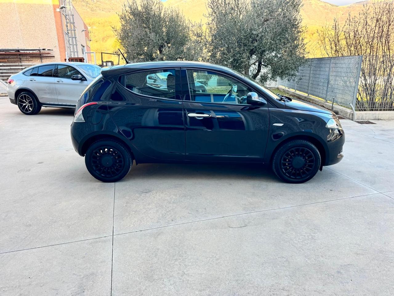 Ypsilon 1.0 FireFly 5 porte S&S Hybrid Silver