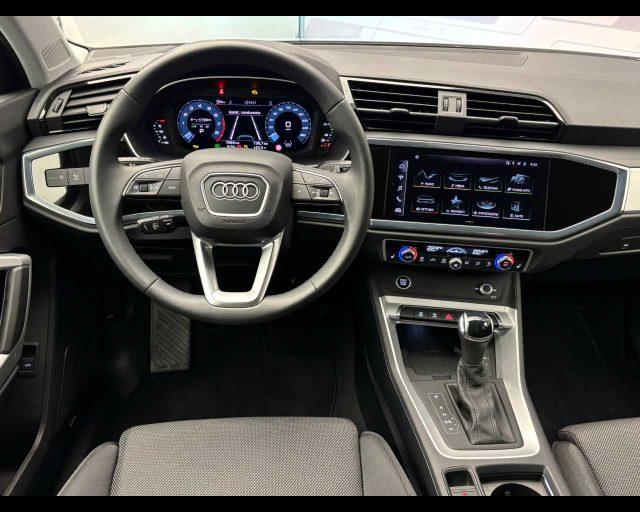 AUDI Q3 35 TFSI S tronic Business Advanced
