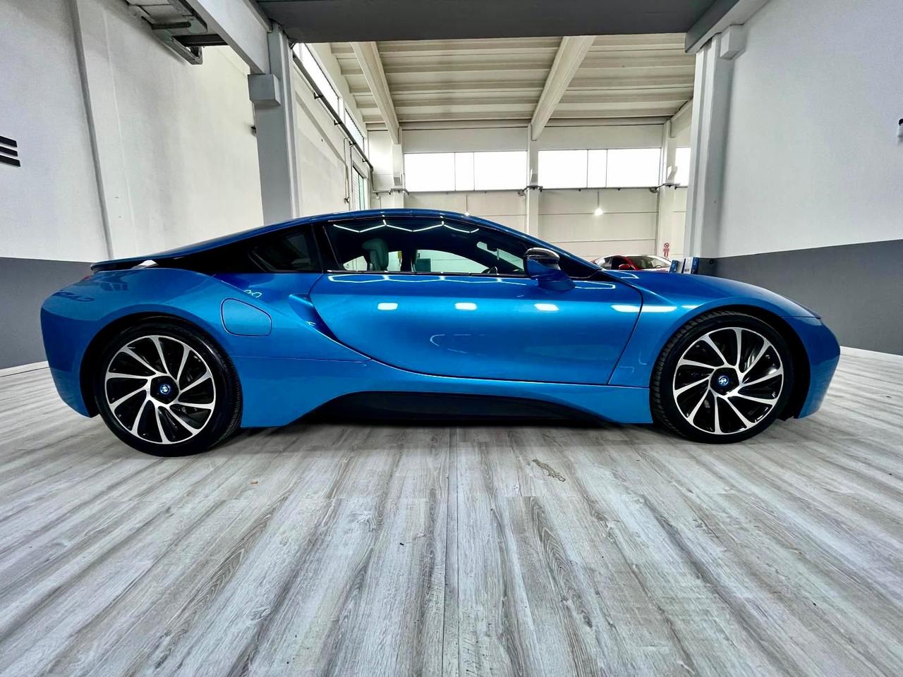 Bmw i8 coupé protonic edition
