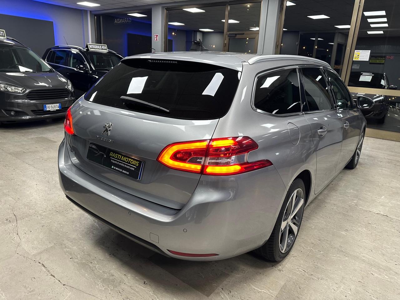 Peugeot 308 BlueHDi 120 S&S EAT6 SW Allure