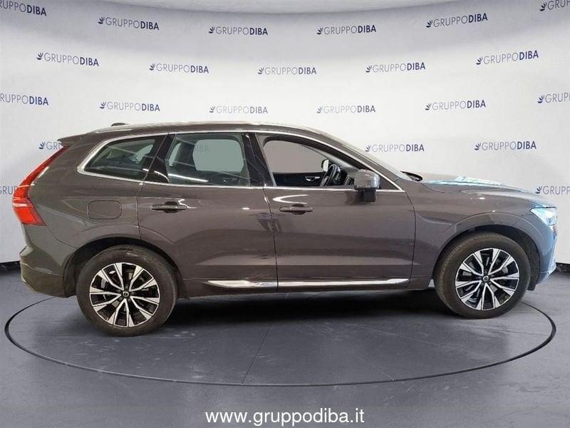 Volvo XC60 II 2022 2.0 b4 Plus Dark awd auto