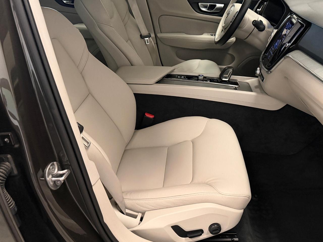 Volvo V60 Cross Country B4 (d) AWD automatico Ultimate