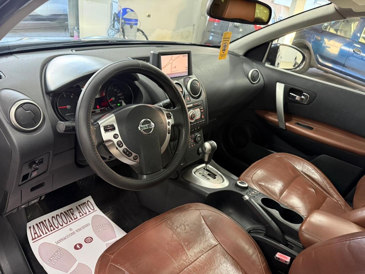 Nissan Qashqai 2.0 4x4 auto 7 posti tetto