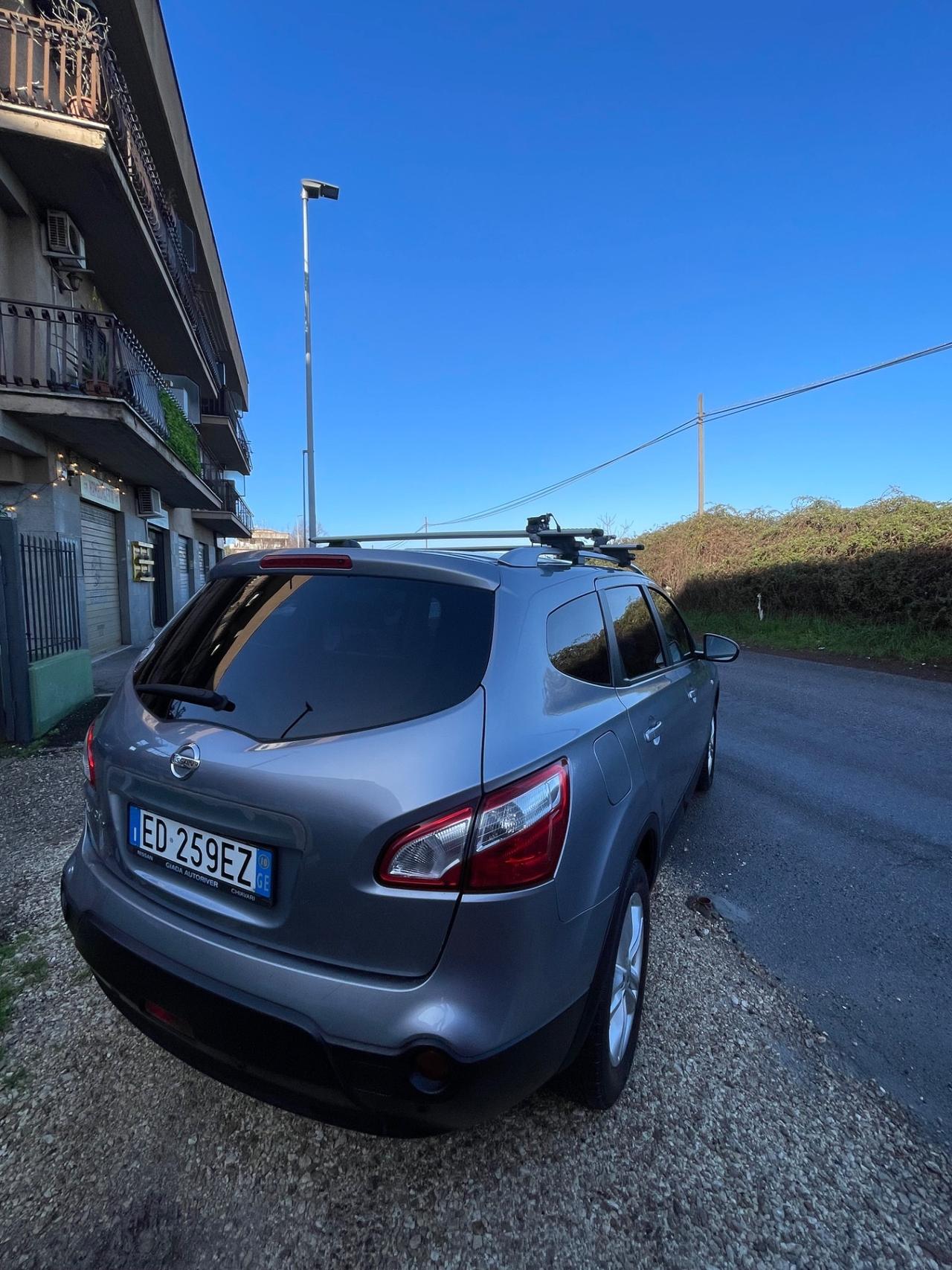 Nissan Qashqai Qashqai+2 2.0 16V !!4x4!!7 POSTI