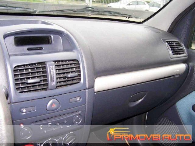RENAULT Clio 1.2 16V cat 3 porte Limited