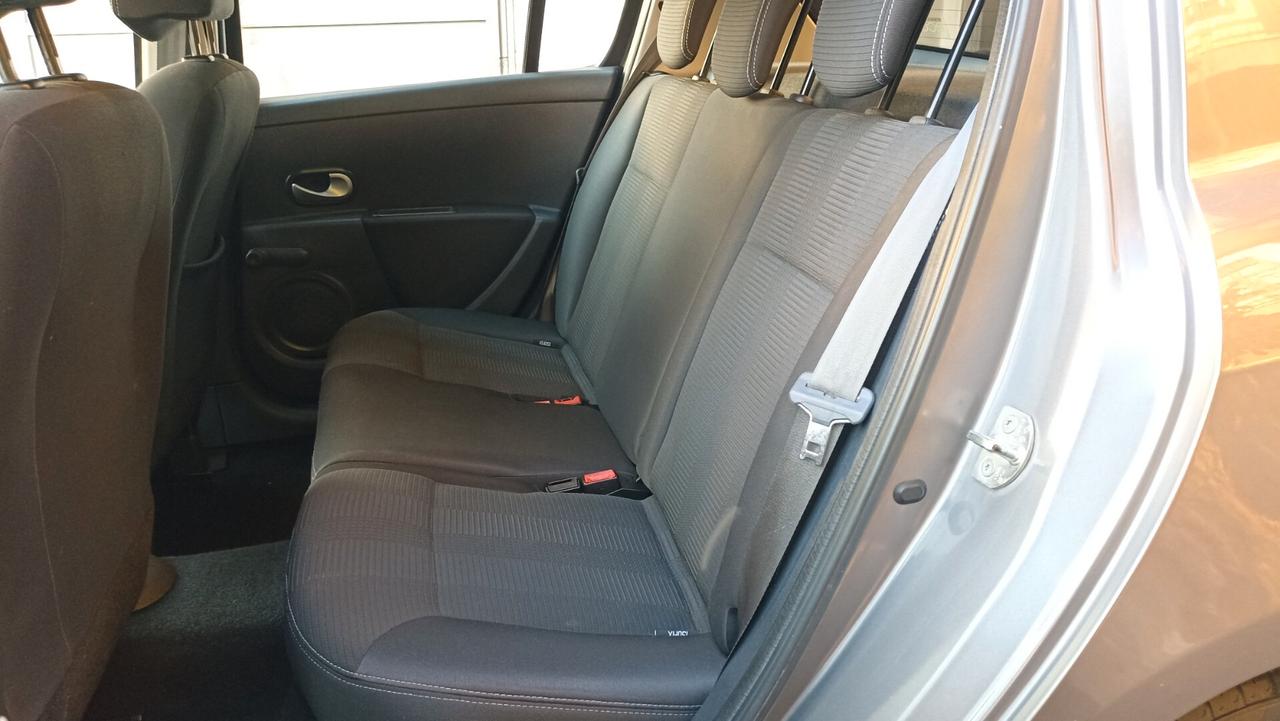 Renault Clio 1.2 16V 5 porte Dynamique