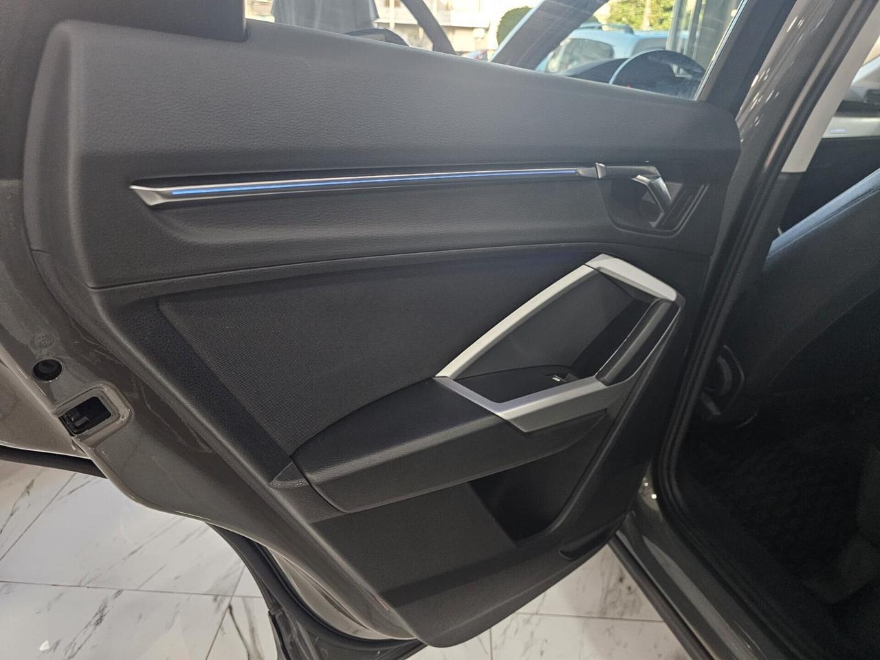 NUOVA AUDI Q3 SPORTBACK 35 TDI 150CV S-TRONIC S-LINE IDENTITY BLACK